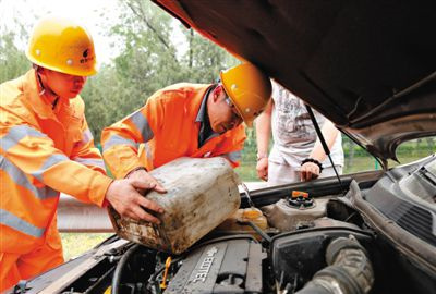 乌尔禾区剑阁道路救援